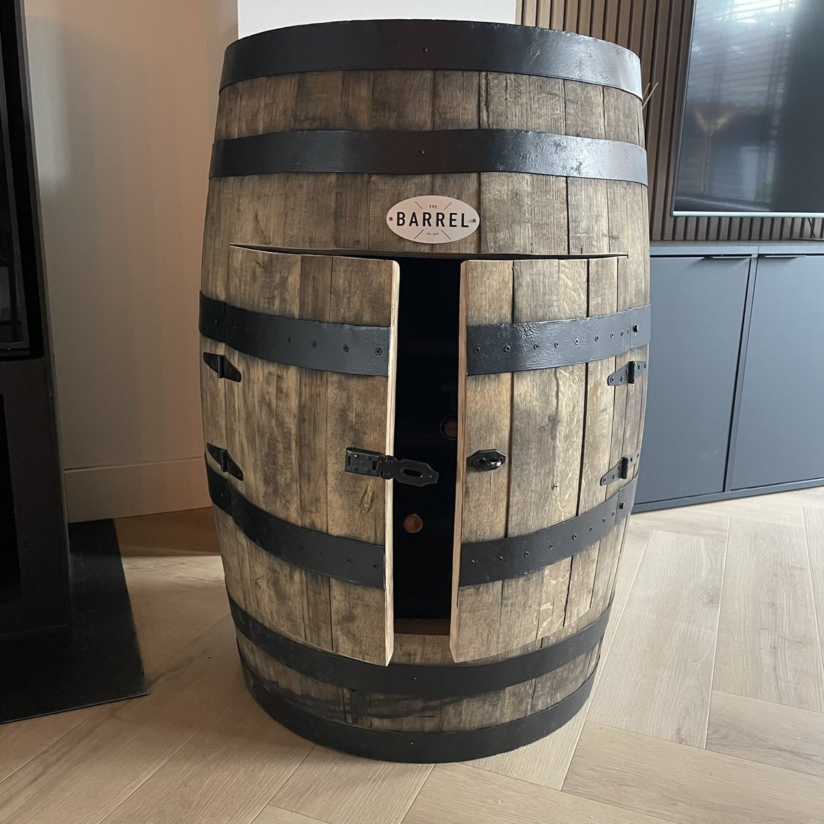 Wijnrek Single Malt - 190 liter Eiken Whiskyvat - Ruimte voor 22 flessen