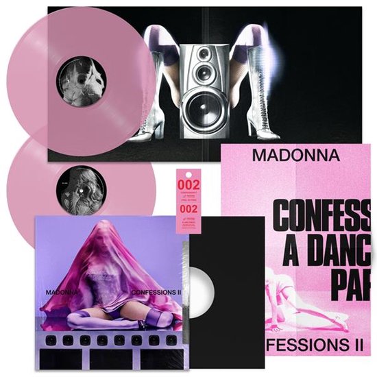 Roze vinylplaten, hoes van Madonna's "Confessions II", en een poster met Madonna.