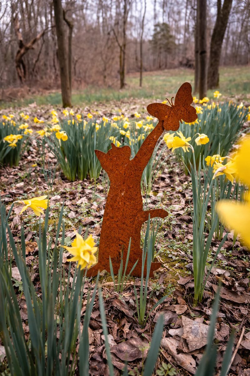 Kat met vlinder - Tuindecoratie – Tuinornament - Cortenstaal - Metalen Silhouet voor in de grond – Lokaal Geproduceerd - Grondprikker - Tuinprikker
