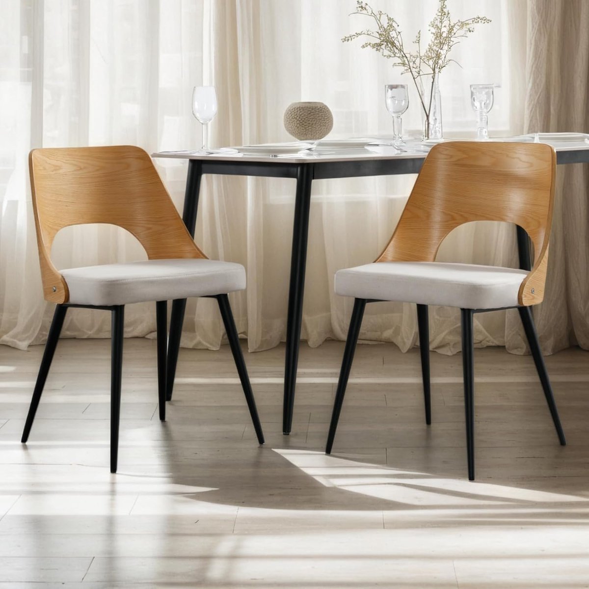 Eetkamerstoelen Set van 2 – Beige Linnen Accent Stoelen voor Woonkamer en Keuken, Mouwloos met Houten Rugleuning, Zachte Kussens, Metalen Poten, 48 x 54 x 77 cm – Laura