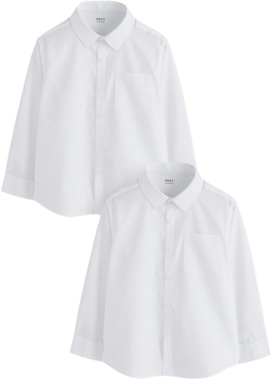 Set van twee witte overhemden met lange mouwen, kraag en borstzak, label Next zichtbaar.