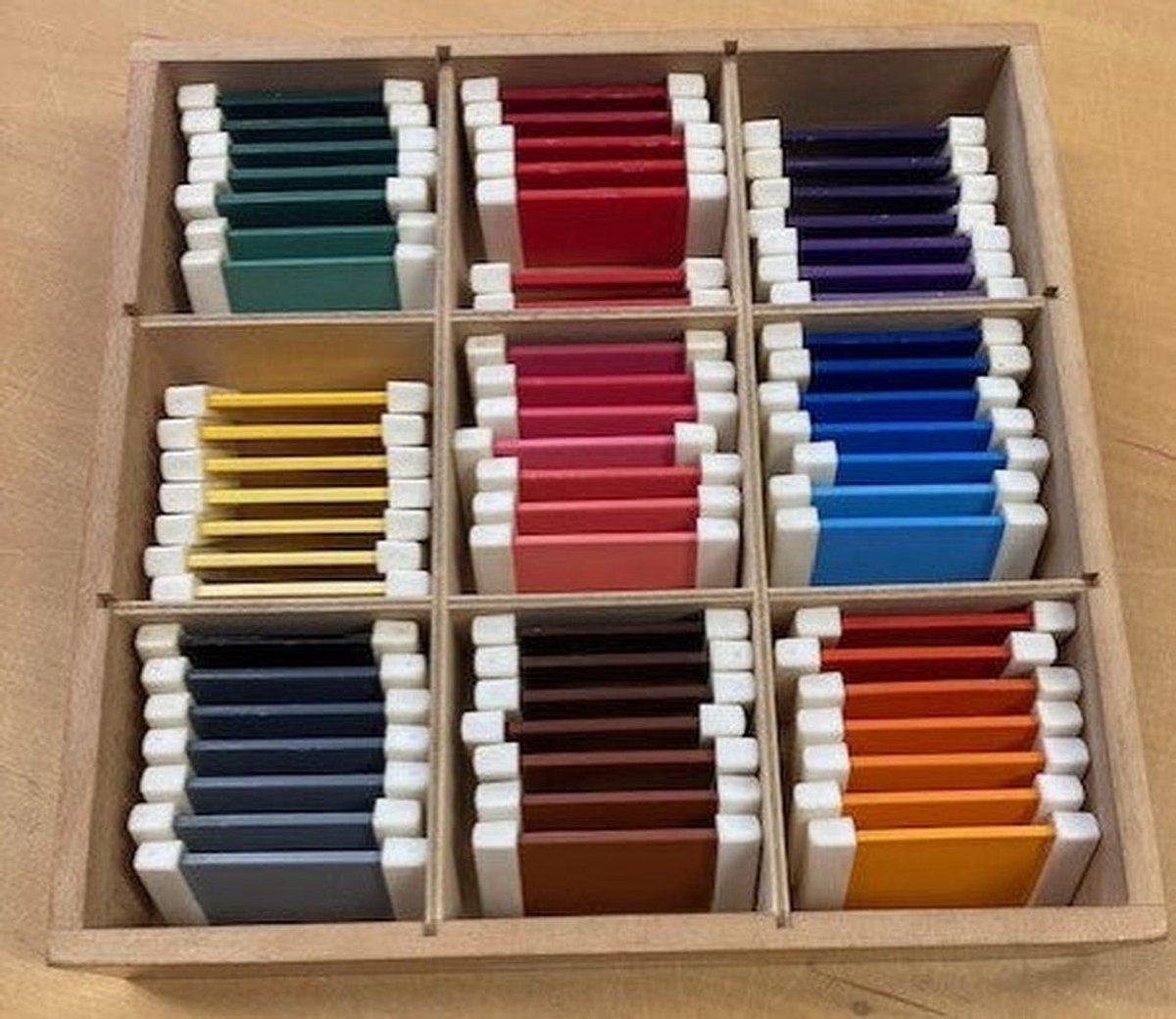 Montessori kleurspoelen nuancekist (63-delig,zie omschrijving)