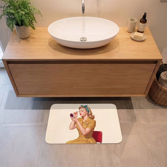 Badmat 60x40 cm - Antislip - Illustratie - Mascara - Vrouw - Geel - Badmatten voor badkamer - Badkamermat - Douchemat - Badkamer mat