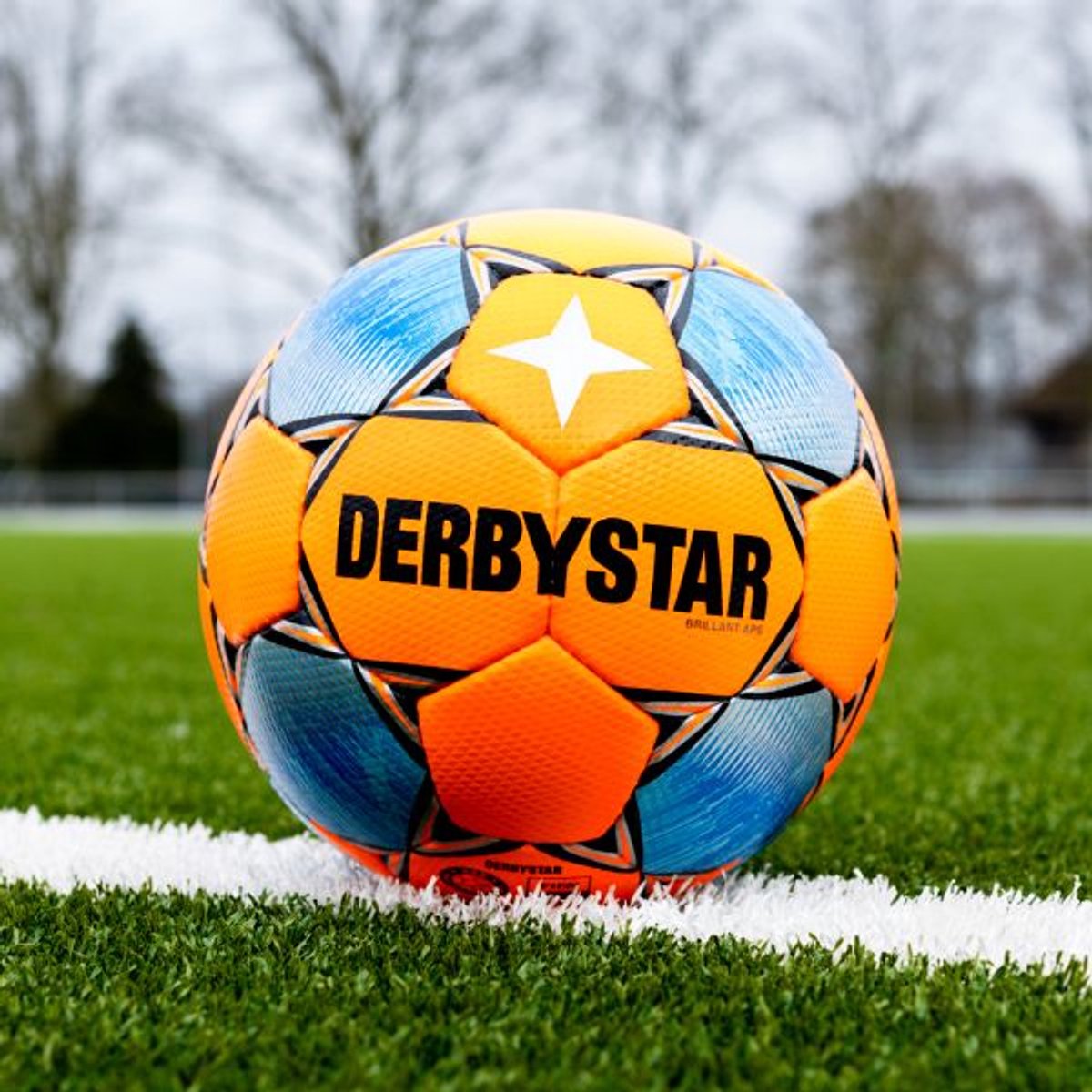 Derbystar - Brillant High Visible II - Voetbal - Maat 5 - Oranje