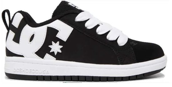 Zwarte DC Shoes sneaker met witte logo's op de zijkant en een witte zool.