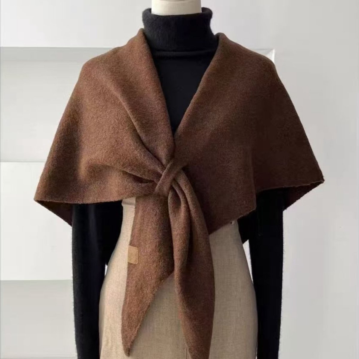 Effen Damessjaal - Driehoekige Sjaal - Zachte Sjaal Met Open Voorkant - Lichtgewicht, Zacht En Elegant Ontwerp, Onmisbaar Voor Elke Dag - Bruin