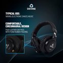 Zwarte Devine PRO 4000 hoofdtelefoon met tekst 'Typical use: mixing (electronic dance) music' en 'Comfortable, circumaural design'.