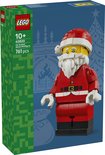LEGO opgeschaalde Kerstman minifiguur in rood pak met zwarte riem en kerstmuts.
