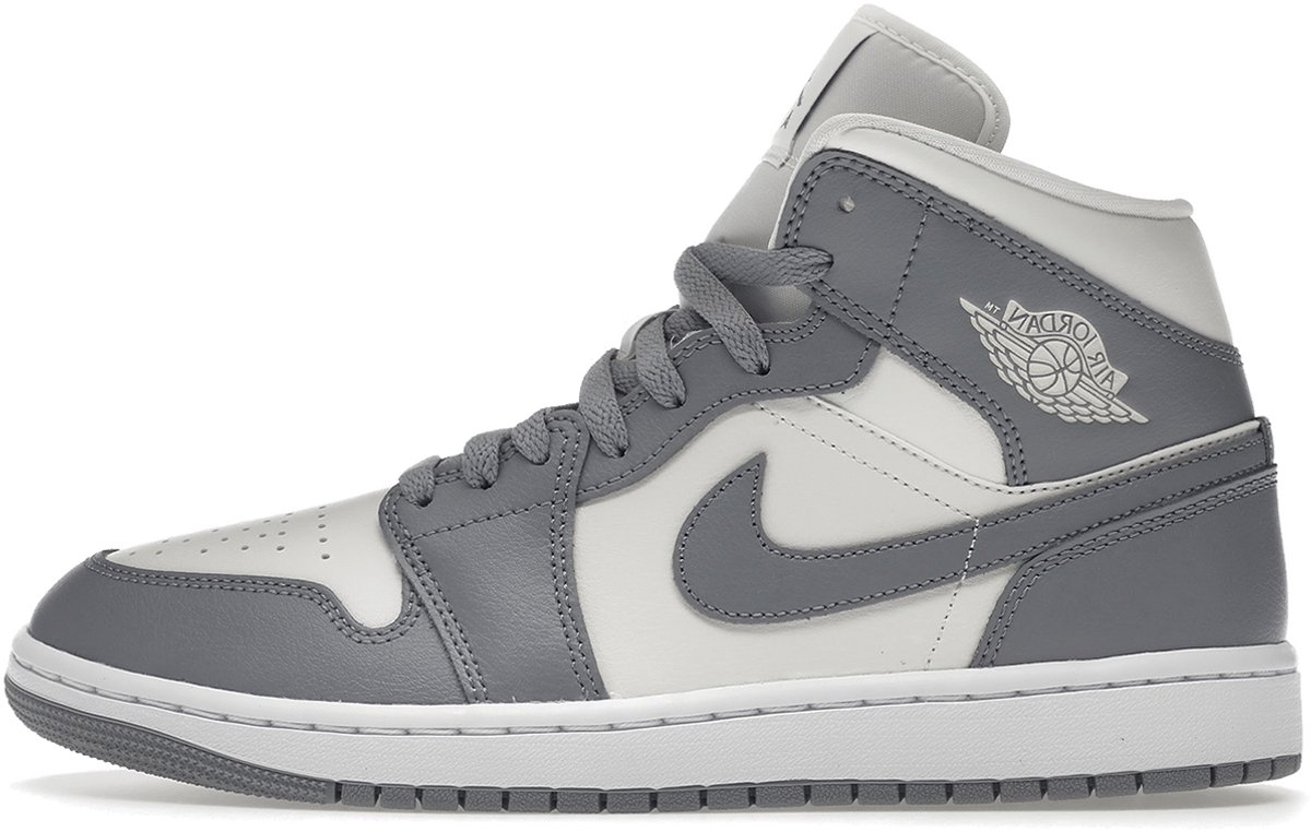 Air Jordan 1 Mid ‘Stealth ‘ . Wit