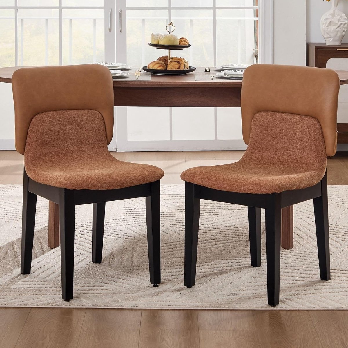 Veloura Comfort Eetkamerstoelen Set van 2 – Luxe Chenille & PU Leren Dining Stoelen met Houten Poten, Ergonomische Kuipstoelen voor Eetkamer, Keuken en Woonkamer – Bruin