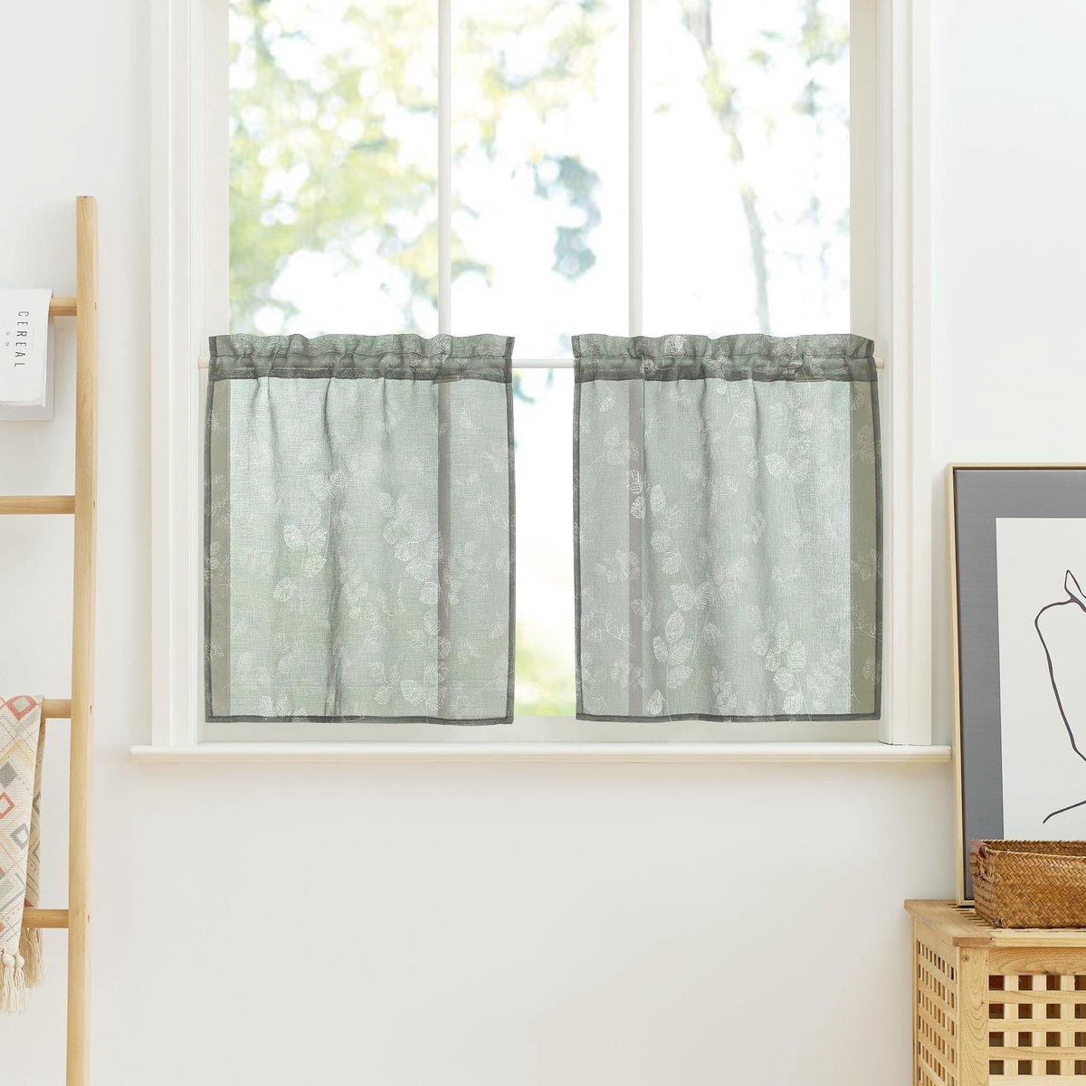 Dailygoods - Raamgordijnen Set van 2 in Saliegroen met Wit Bladpatroon
