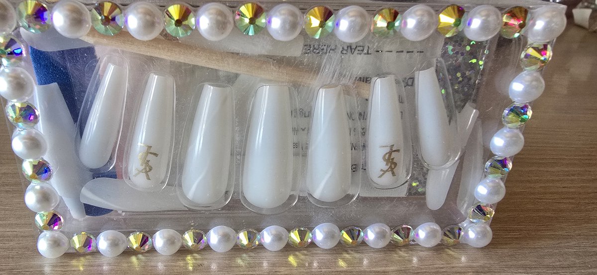 De 2 Lalas - Kunstnagels - nep nagels - plak nagels - diamandjes - steentjes - press on nails - 24 stuks - secondenlijm + nagelpatches - vijl - bokkepootje - alcoholdoekje