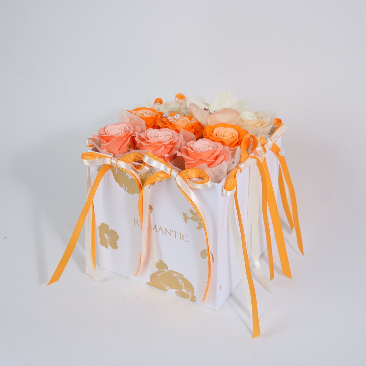 La Roselle Amsterdam Luxe Bloemenbox met Perzik & Oranje Kunstrozen en Orchidee – Decoratief Rozenboeket in Cadeaubox