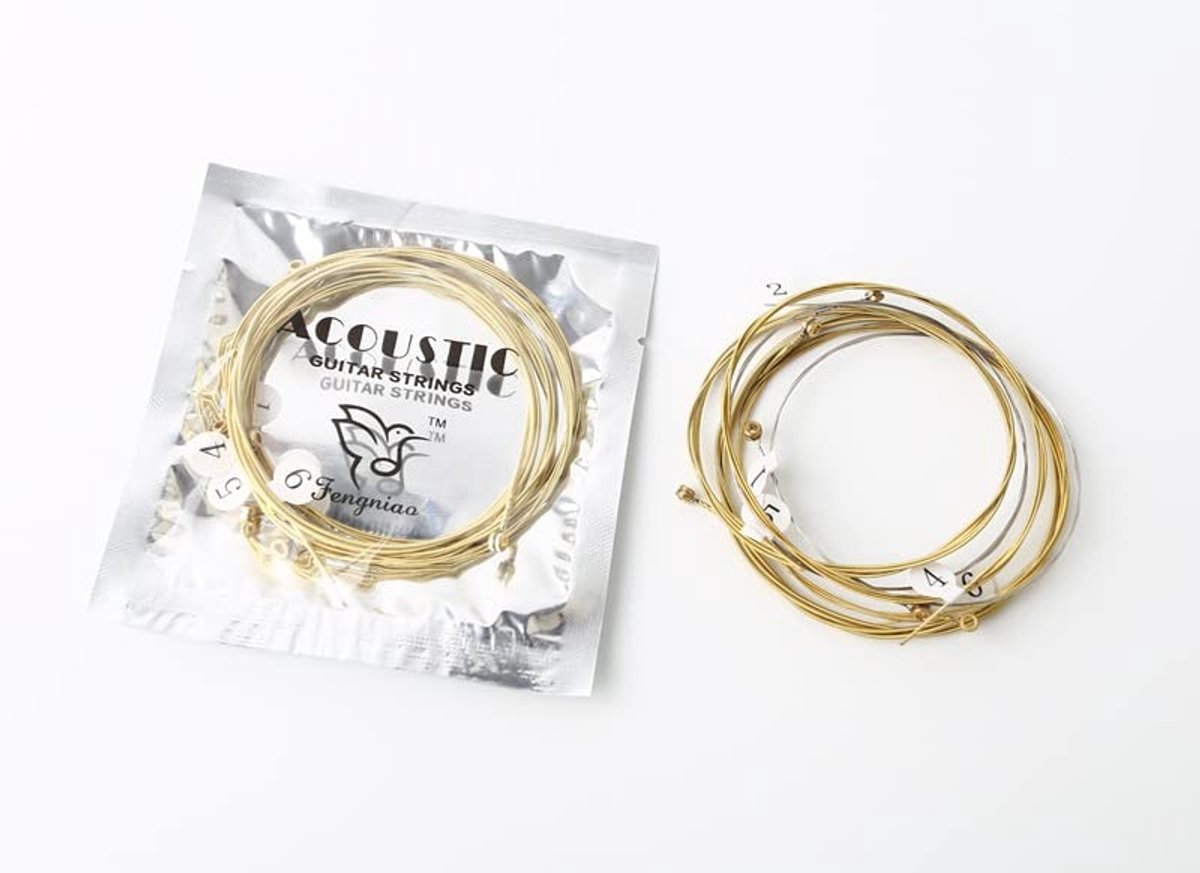 Dailygoods- Gitaar Snaren 6 Stuks - Vervangingssnaren - Roestvrij Staal - Geschikt voor Akoestische Gitaar - Duurzaam - Kleurcodering voor Beginners - Gitaarsnaren