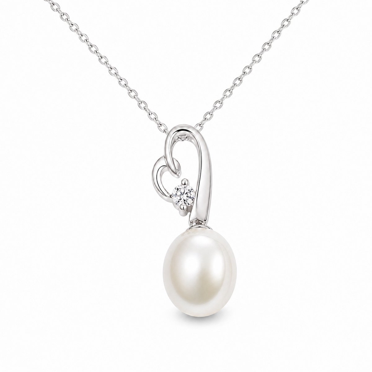 Zilveren ketting met witte zoetwaterparel en zirkonia – elegante damesketting met parelhanger – verfijnd collier met romantische uitstraling