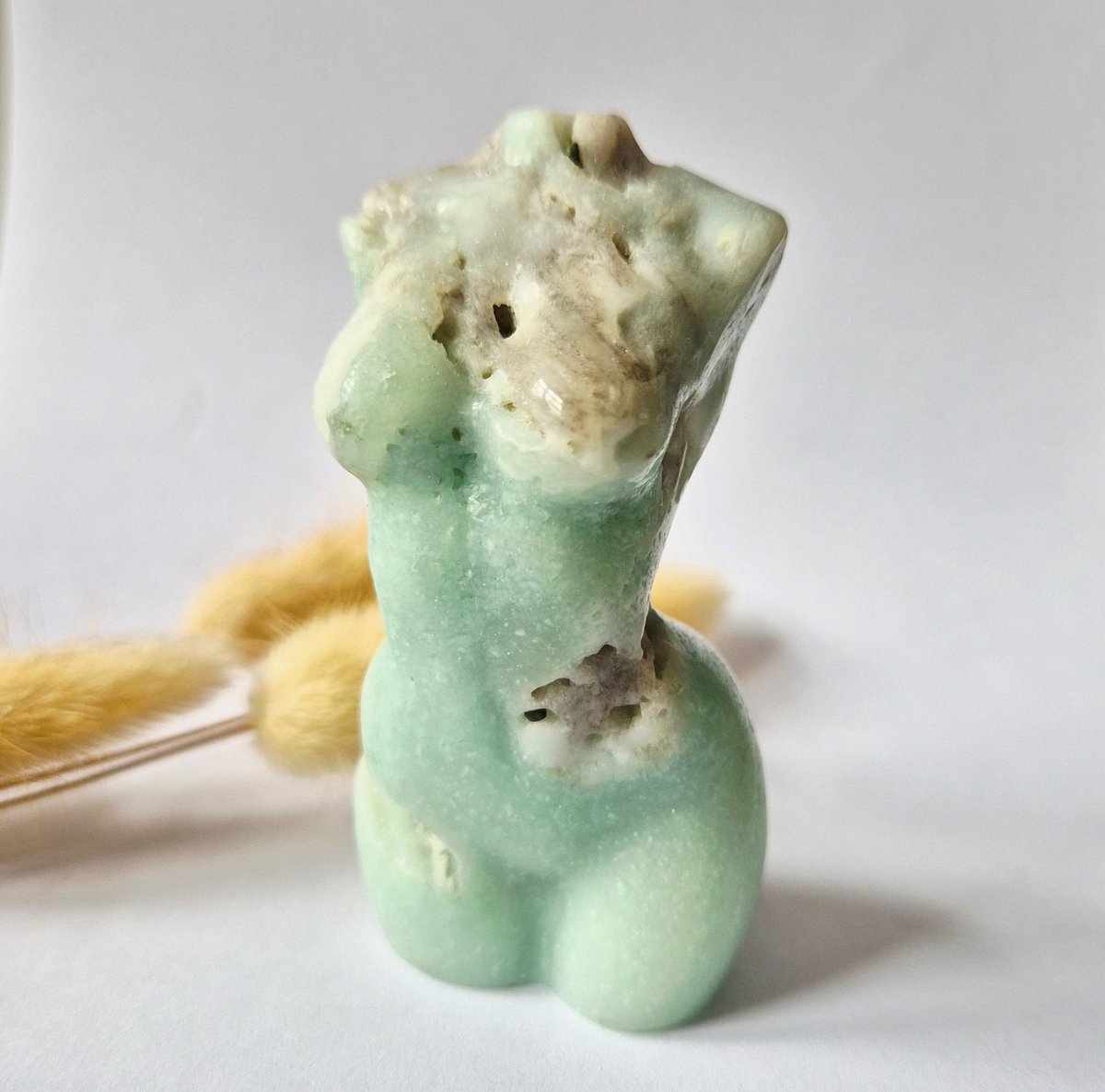Caribbean Calciet vrouwenbeeldje 8 cm (#29) – handgeslepen edelsteen goddess carving