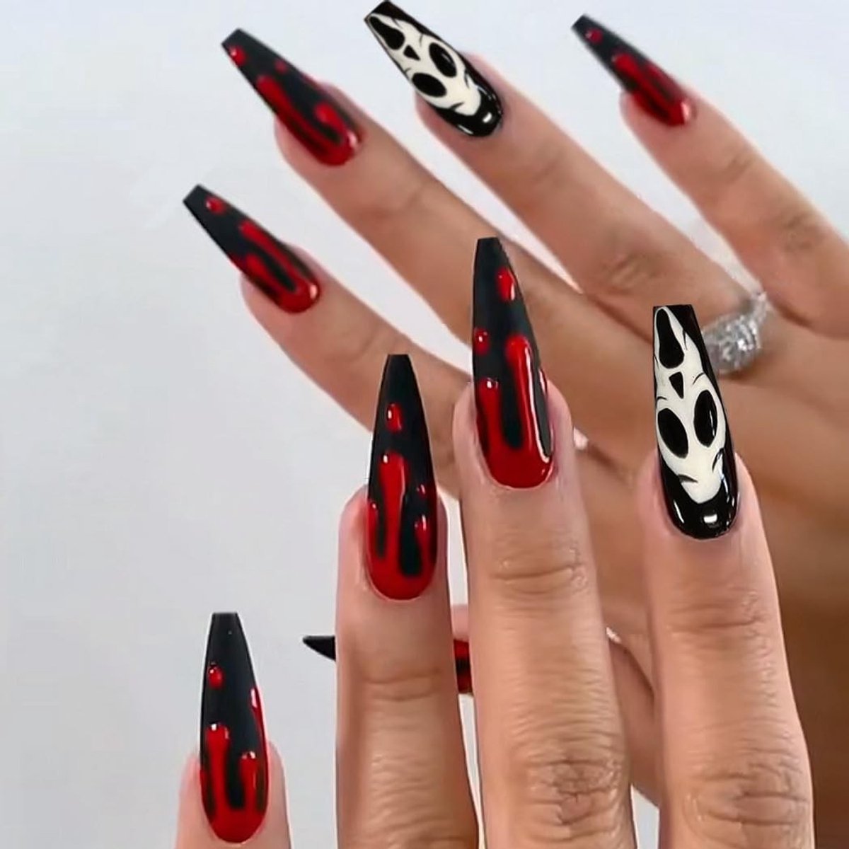 Allecto - Doodskist Valse Nagels - Lange Zwarte Rode Pers Op Spook