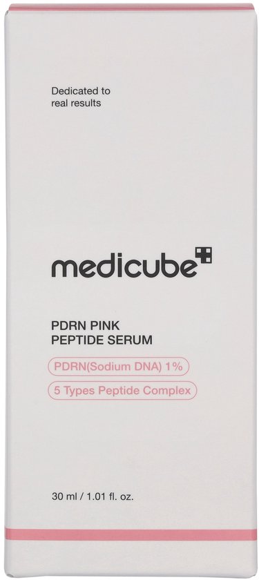 Medicube PDRN Pink Peptide Serum doosje. Tekst: 'Dedicated to real results'.