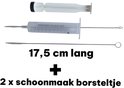 5ml spuit met 2 reinigingsborstels en een extra onderdeel. 17,5 cm lang.