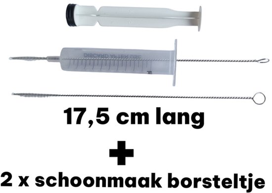 5ml spuit met 2 reinigingsborstels en een extra onderdeel. 17,5 cm lang.