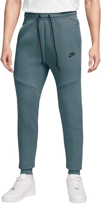 Nike tech fleece joggingbroek in de kleur groen.