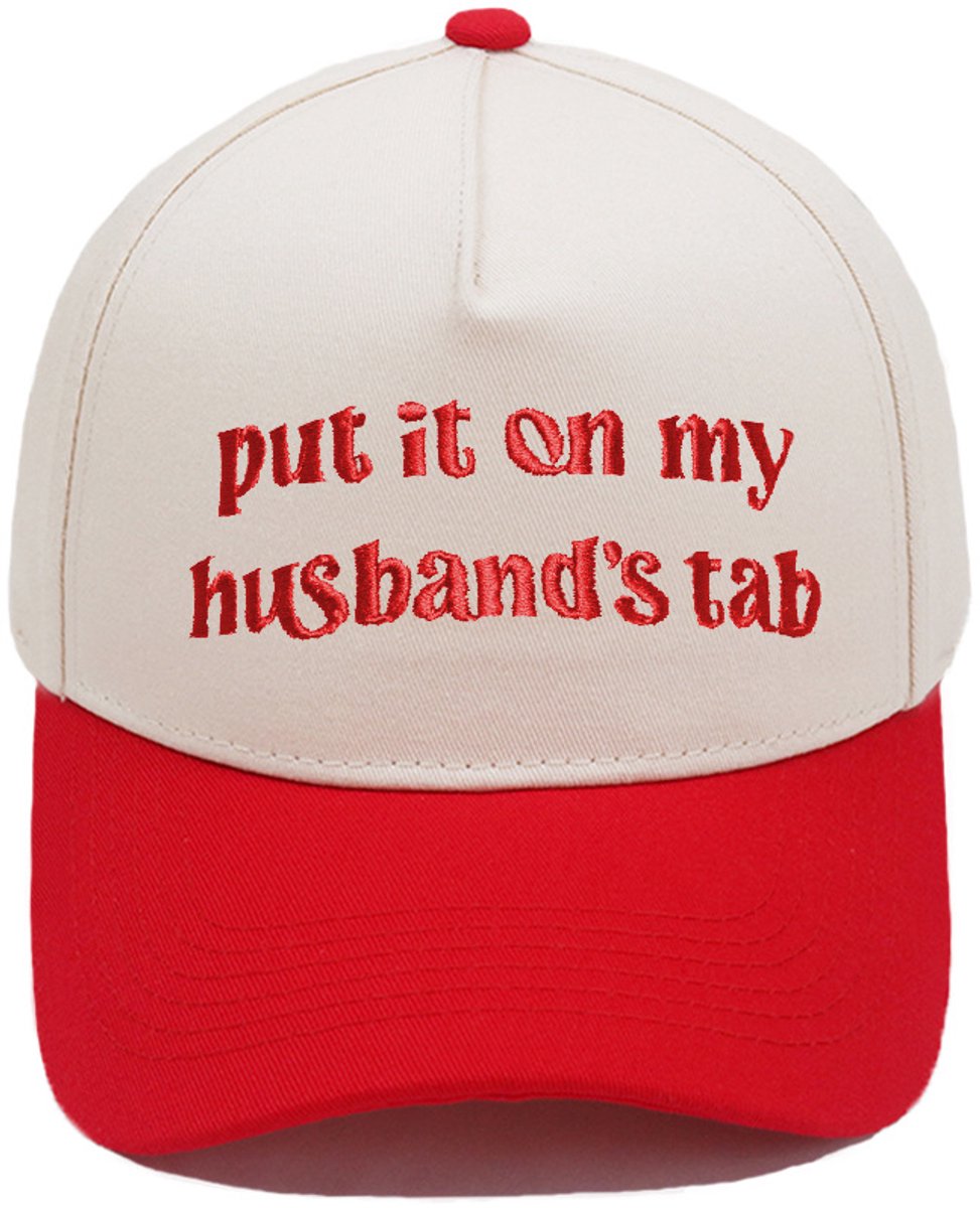 Baseball Cap Dames - "Put It On My Husband's Tab" - Zomer Baseballpet - Basic Pet voor Dames - Grappige Truckerpet voor Dames - Vintage Verstelbare Baseballcap met Borduurwerk - Modieuze Truckerpet - Petten - 56-58cm Verstelbaar - SOLLBRY®