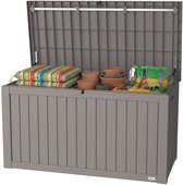 Grijze opbergbox met gestreept kussen, potten en tuingereedschap.