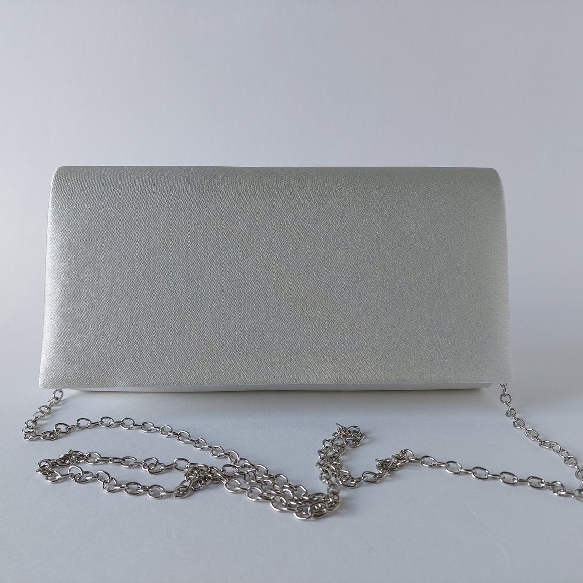 HappinessTassen - Clutch Dames - Zilver kleur Satijn - Elegante Avondtas