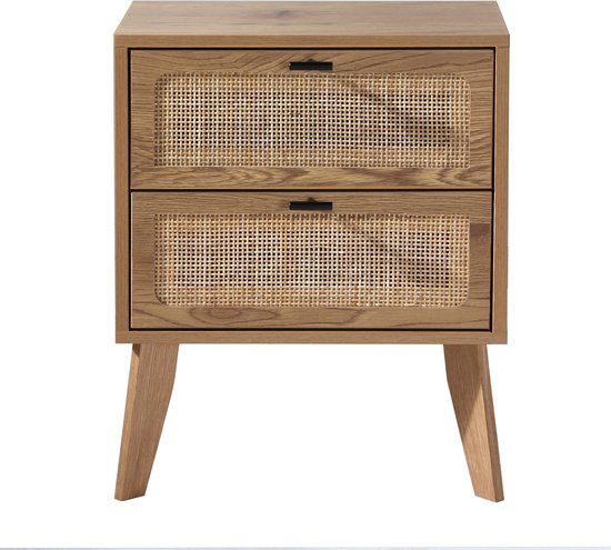 Table de chevet en bois avec deux tiroirs ouverts en rotin et poignées noires, sur pieds en bois.