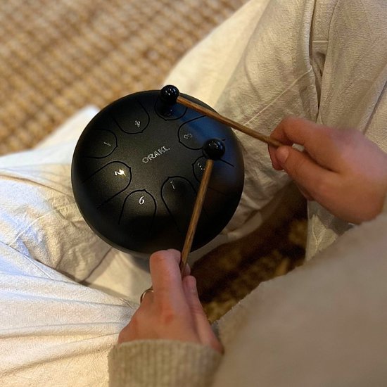 Orakl ® - Tongue Drum Echo Kosmisch Zwart - Inclusief lesboek - Handpan ø 16 cm - Tongue Drum - Handpan Drum - Steel Tongue Drum - Klankschaal - Geluidstherapie van Orakl — afbeelding 4