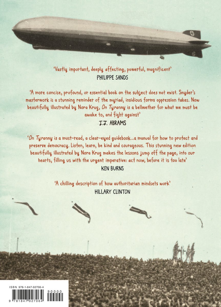 Page arrière avec un dirigeable et des drapeaux. Citations de Philippe Sands, I.J. Abrams et Hillary Clinton.
