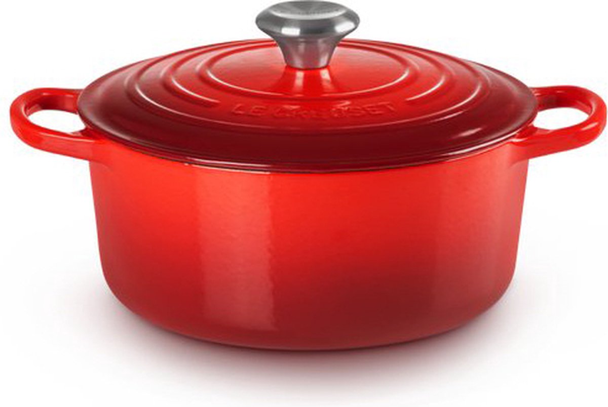Bol.com Le Creuset Signature Braadpan - 4,2 l - 24 cm - Kersenrood aanbieding