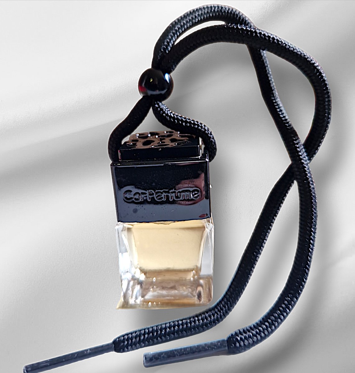 Goedkoopste Autoparfum Millioen - 8ml - Car perfume - Dupe - Geïnspireerd - Autogeur - Auto Luchtverfrisser - Autogeurtje - Auto Geurverfrisser - Auto parfum - Valentijnsdag - Verjaardag cadeau heren - Cadeau man - Vaderdag - Cadeau heren - Verjaardagscadeau