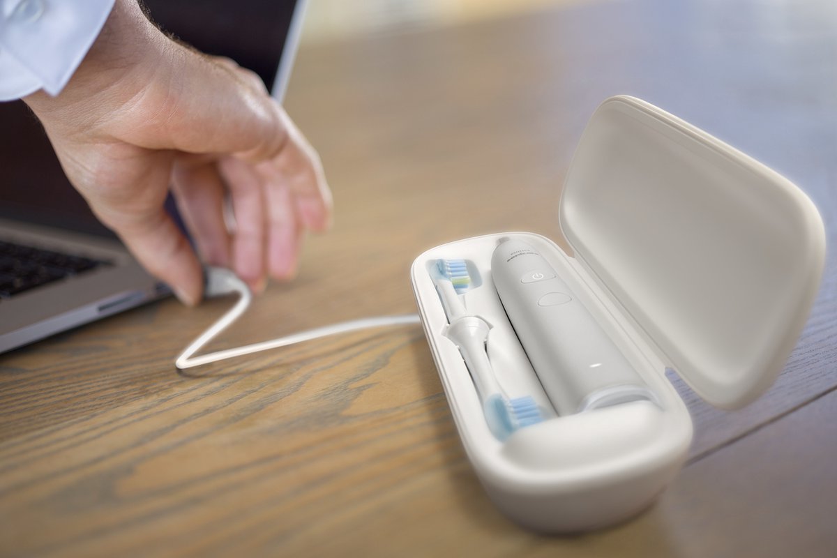 Afbeelding 2 van Philips Sonicare Diamond Clean 9000 HX9913/17 elektrische tandenborstel Volwassene Vibrerende tandenborstel Wit