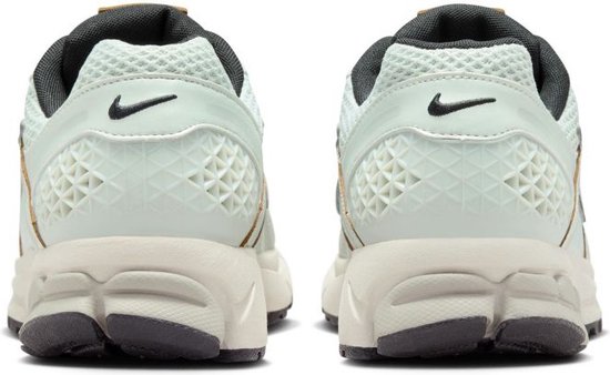 BASKET NIKE ZOOM VOMERO 5 TAILLE 38