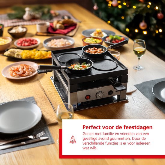 Raclette grill op een feestelijk gedekte tafel met veel eten en kerstversiering. Tekst 'Perfect voor de feestdagen'.