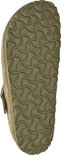 Onderkant van een lichtgroene suède Birkenstock Boston slipper, met cirkelvormig patroon.