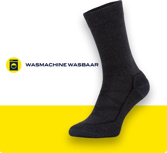 Donkergrijze wandelsok, machine wasbaar, met ademende mesh bovenkant en verstevigde teen en hiel.