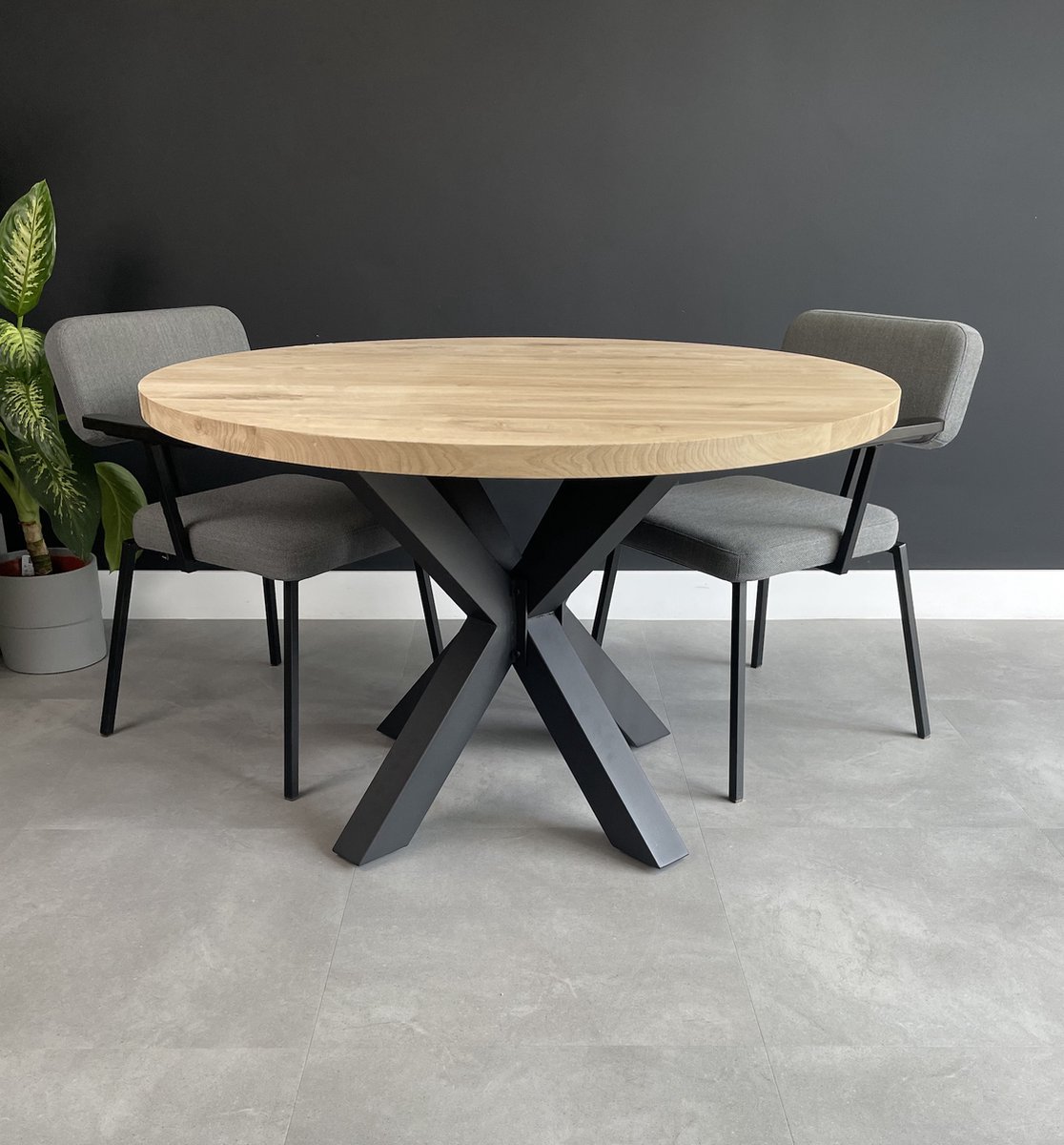 Blackwood - Ronde Eettafel - Puur Massief Eiken - Behandeld - 150 centimeter - Stalen Matrix Poot