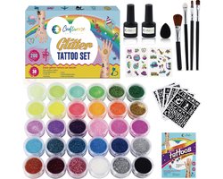 foto van Craftiverse - Glitter Tattoo Set Compleet - 212 Sjablonen - 30 kleuren - Biologisch Afbreekbare Glitters - Huidlijm Voor Glitters - Kinderen - Jongens en Meisjes - Inclusief Handleiding