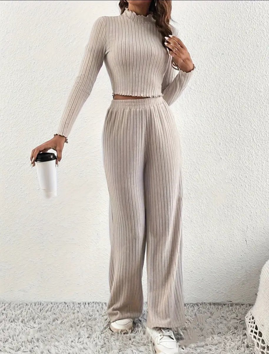 2 delige fijne geribbelde sportieve outfit shirt met lange mouwen en broek beige creme maat L