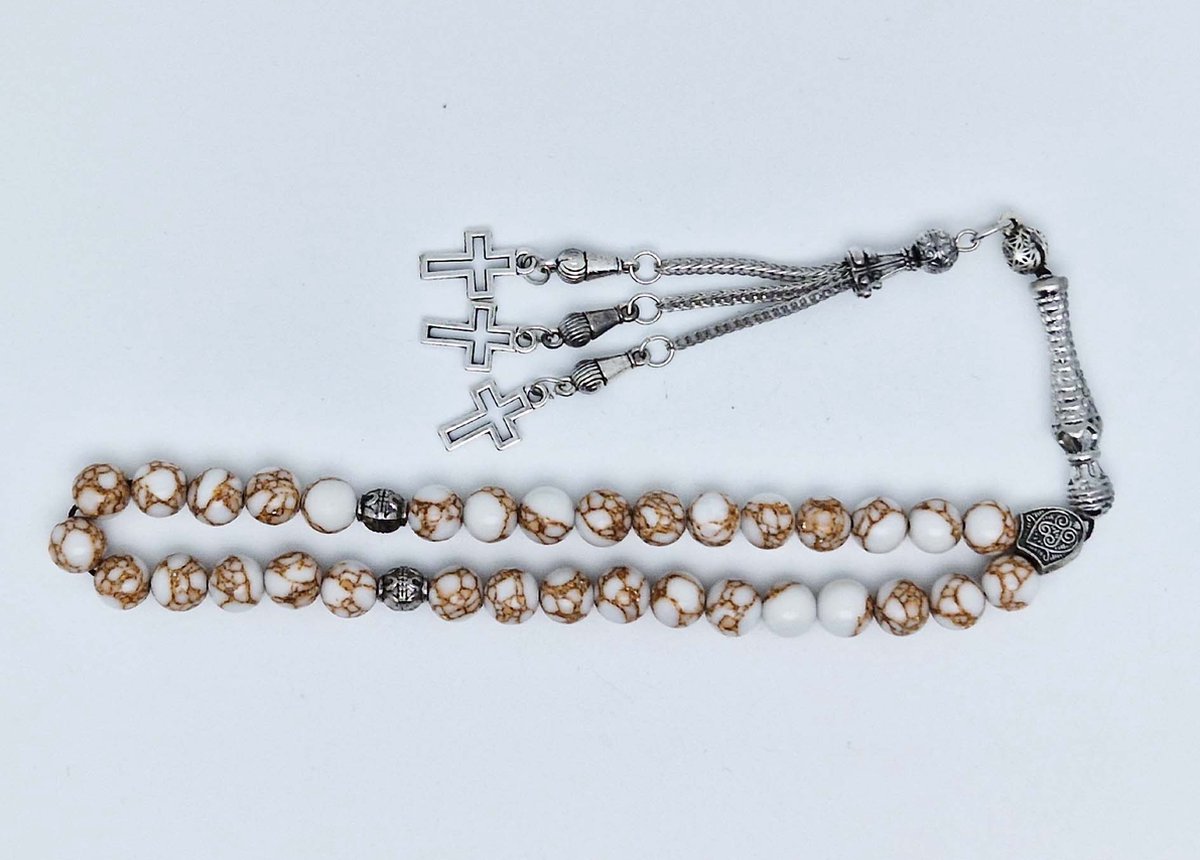 Handgemaakte tesbih klassiek - "Tasbih" natuursteen "Wit howliet gesponnen goud" - Aantal kralen 33 - Diameter kralen 8 MM - met metaal tassel "Kruis" - Een mooi cadeau-idee