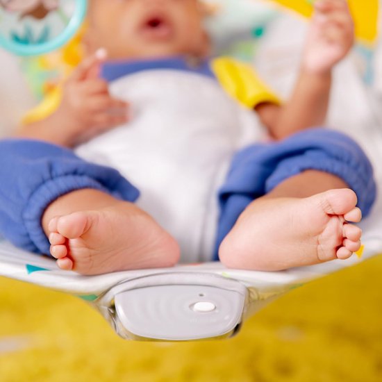 White-Label® Elektrische Schommelstoel Baby - Baby Swing - Wipstoel Baby's met Speelboog - Multikleur van White-Label® — afbeelding 4