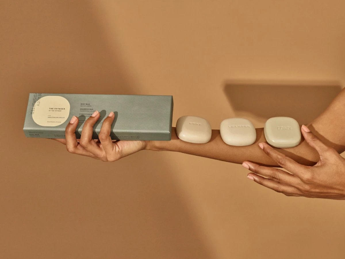 Goedkoopste Beauty Disrupted - The Voyager - Shampoo, Conditioner en Body bar - Amazonian Amour - Jane Goodall Institute France - Reisset / Giftset
