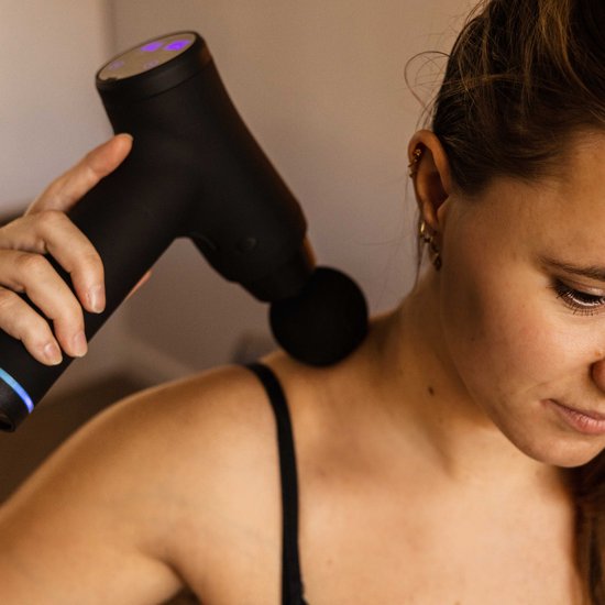 Rockerz Massage Gun - Massage gun professioneel - Massage pistool - 6 opzetstukken - 30 snelheden - Inclusief koffer - Krachtig - Draadloos