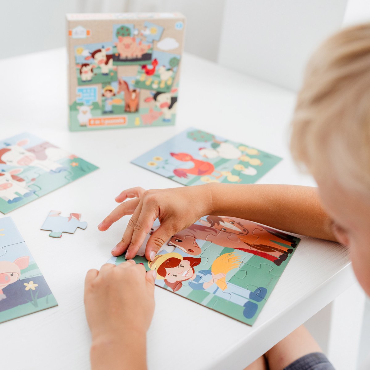 Studio Circus puzzel 4 in 1 boerderij - educatief peuter speelgoed - kinderpuzzel 4x6x9x16 stukjes leren puzzelen - cadeautip puzzel 3 jaar en ouder — afbeelding 4