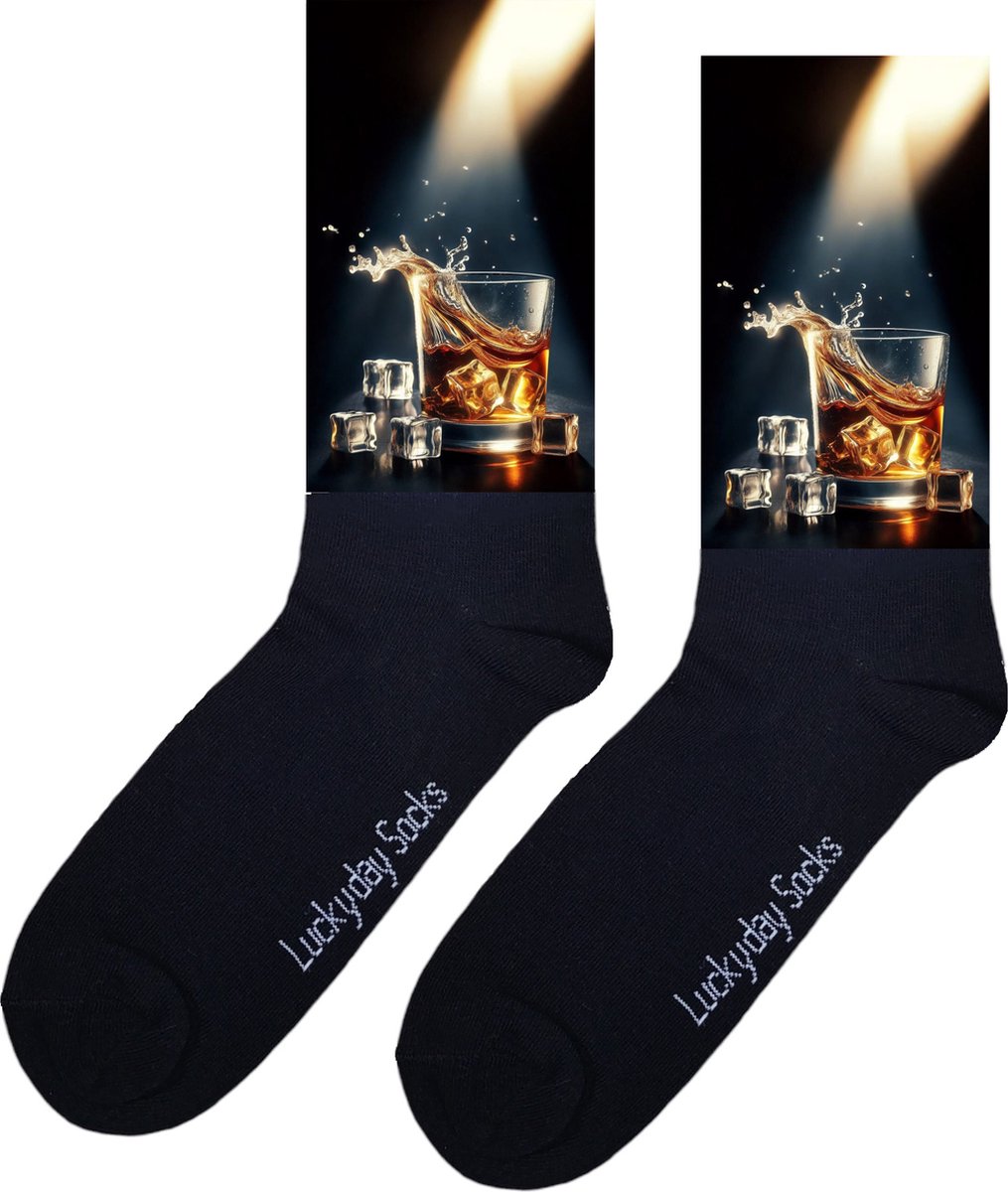 Whiskyglas - Verjaardags cadeau - Grappige sokken - Print sokken - Leuke sokken voor heren en dames - Moederdag - Vaderdag - Cadeau voor hem en haar - Kerstcadeau - vrolijke sokken - Valentijns cadeau - Sokken waar je vrolijk van wordt - Maat 37-44