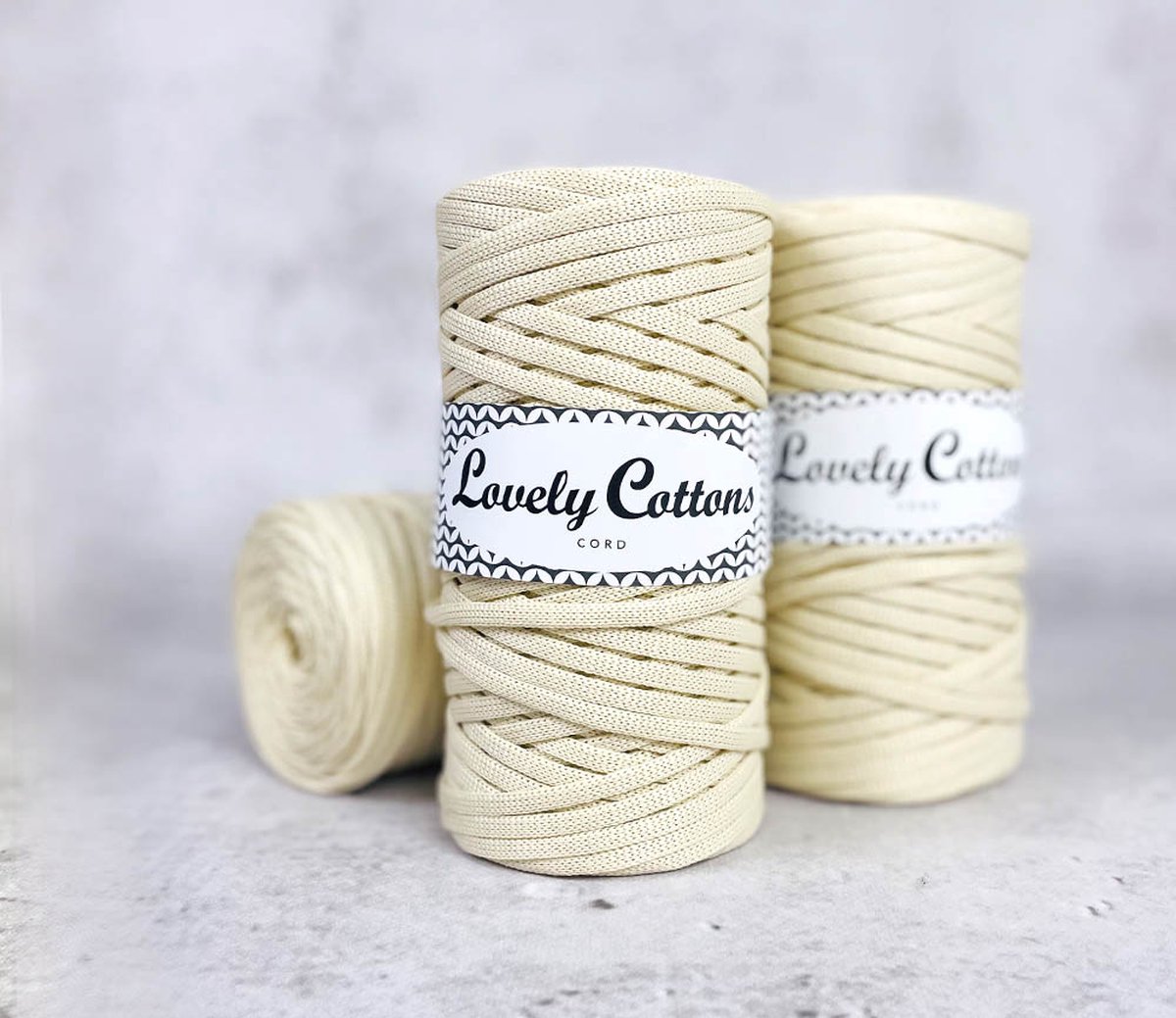 polyester koord lovely cottons 5mm plat vanille 100 meter
