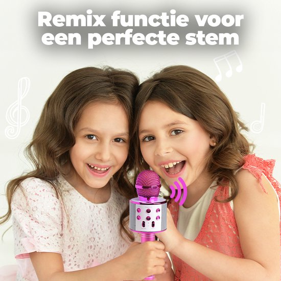 Twee lachende meisjes zingen in een roze microfoon met 'Remix functie voor een perfecte stem' tekst.