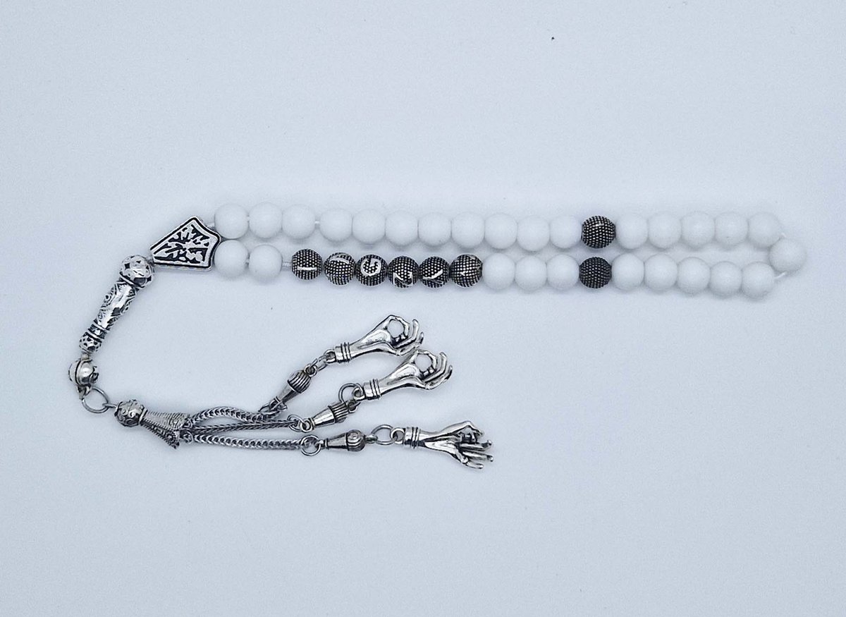 Handgemaakte naam tasbih 33 Kralen Natuursteen “Mat Witte agaat” - met metaal tassel “ Handpalm"- Met je naam of de naam van uw geliefde- 8 mm diameter van de korrel